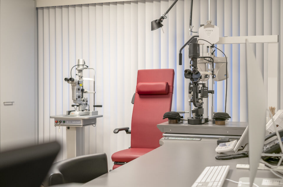 Wir kümmern uns  um Ihre Augen.  Mitten in Schwyz.